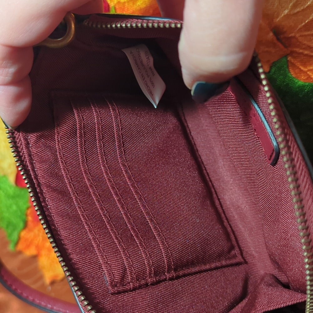 Frye & Co Burgundy Wristlet - Picture 6 of 12